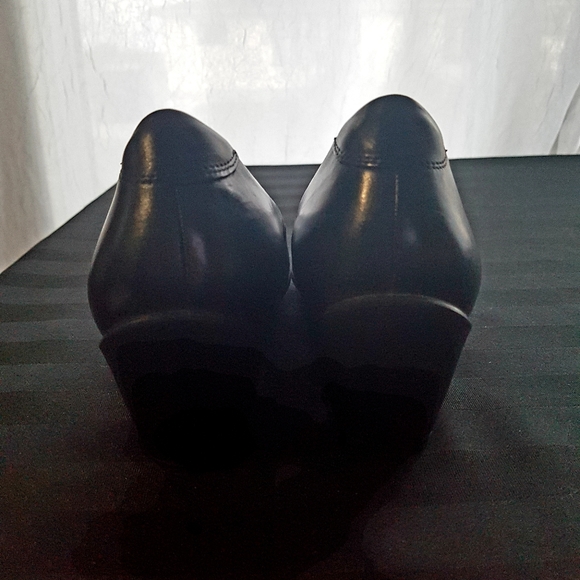 Ecco size 40 (size 9) black sculptured 45 pumps - Picture 4 of 8